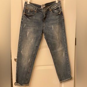 Like new One X One Teaspoon lightly distressed boyfriend jeans. Size 27.